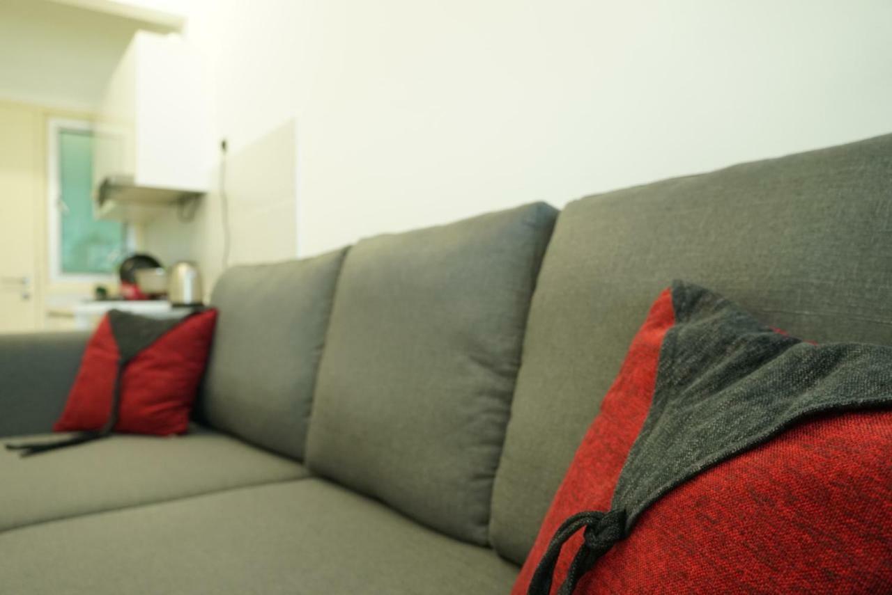2 Carpark Gep 5 Star Hotel Bed & Sofa Studio Сери Кембанган Екстериор снимка