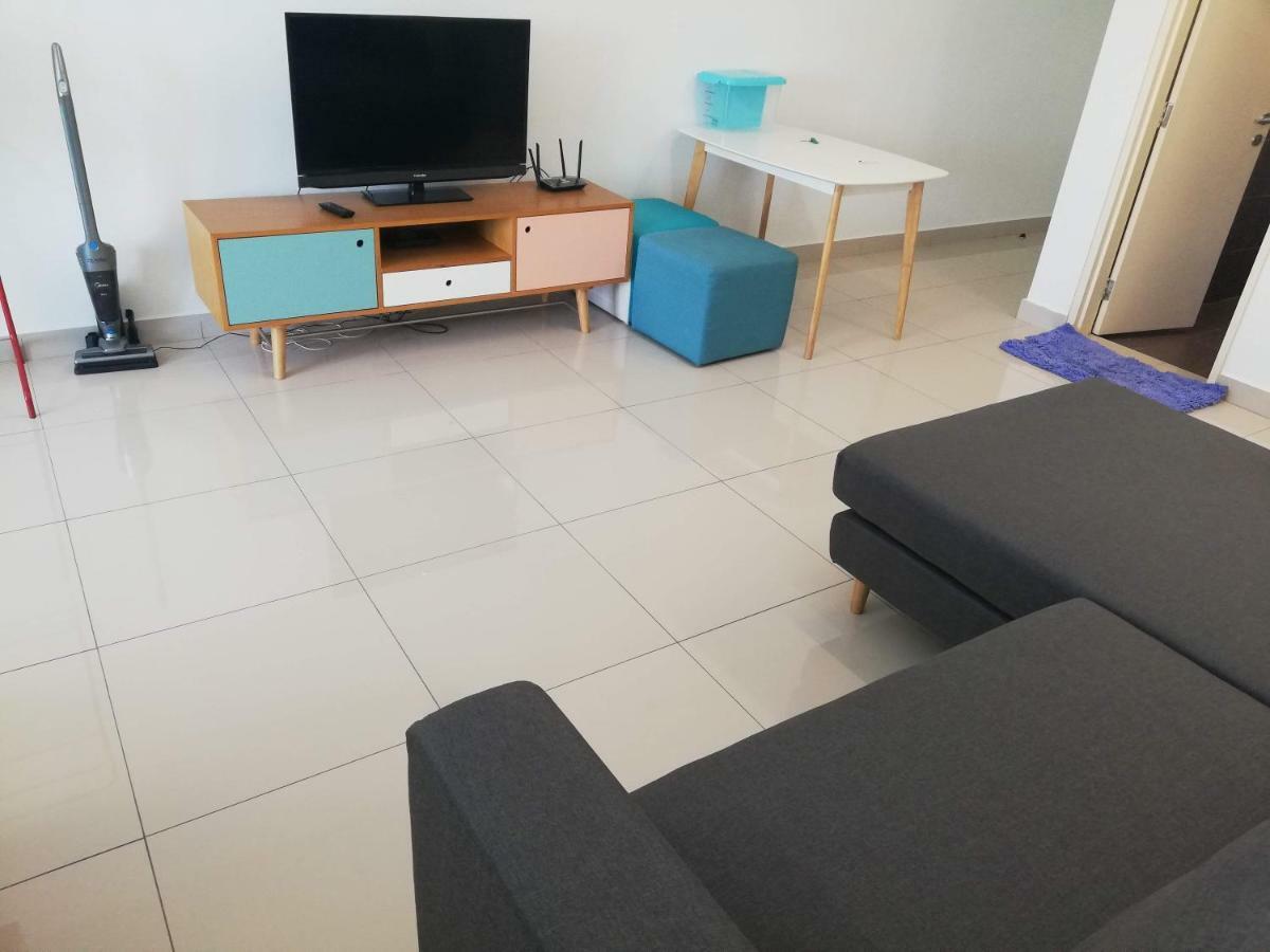 2 Carpark Gep 5 Star Hotel Bed & Sofa Studio Сери Кембанган Екстериор снимка